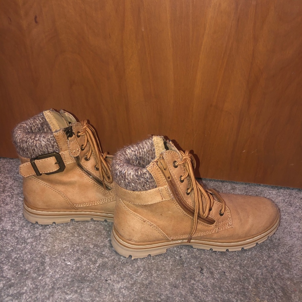 Cliffs by White Mountain Kelsie Women's Fashion Hiker Boots